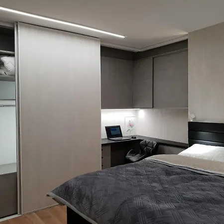 Vip Apartment- розумний дім إلفيف